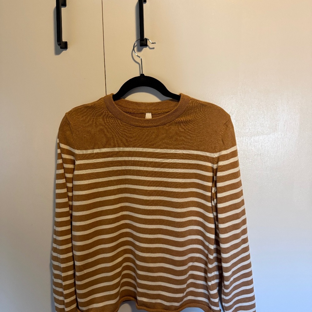 Pact cotton sweater Size M Camel and white striped